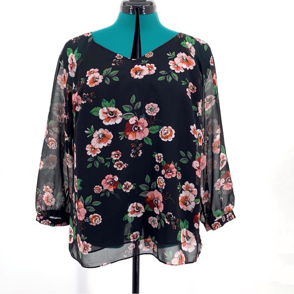 Cabi Garden Blouse # 3595, Black with Rose Print Layered 3/4 Sleeve Top, Medium - Picture 4 of 17